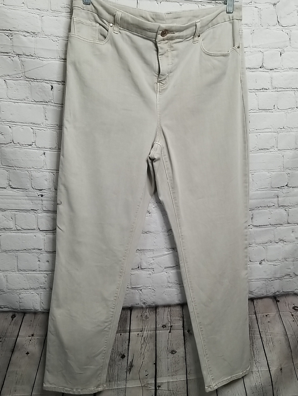 Chicos womens ankle pants size 2 midrize  EUC